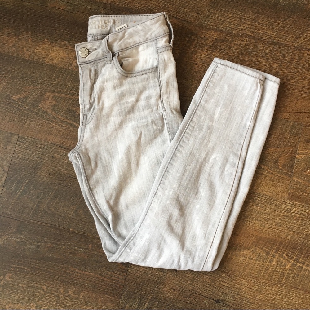 American Eagle Distress Hi-Rise Jeggings